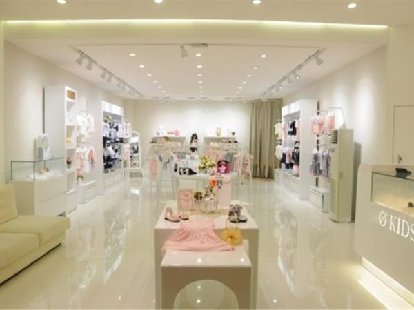 欧可童装店铺展示