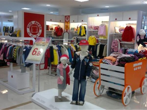 河马占尼童装店铺展示