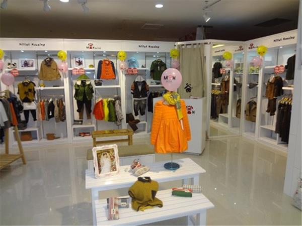 谷子屋童装店铺展示