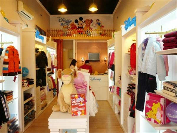 玛丽猫童装店铺展示