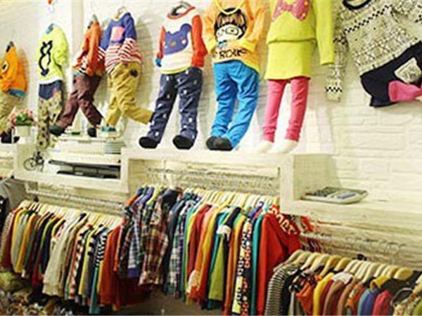 韩红宇童装店铺展示