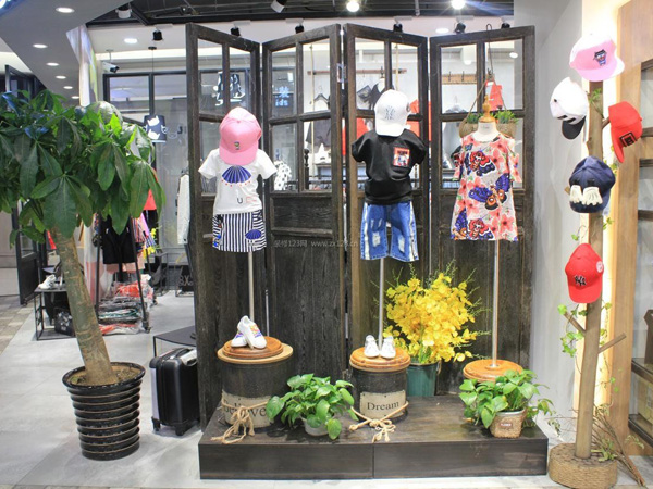 witbonbon童装店铺展示