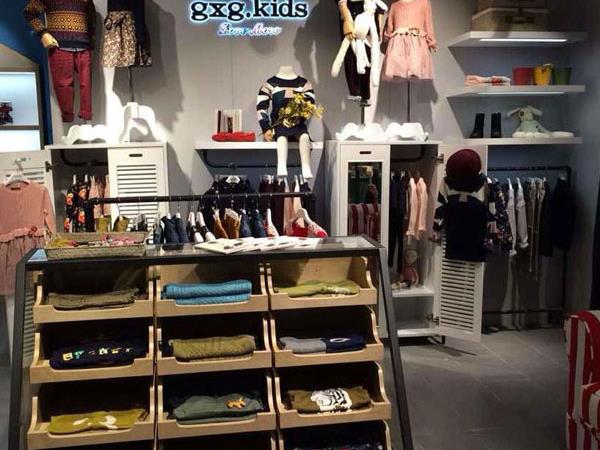 gxgkids童装店铺展示