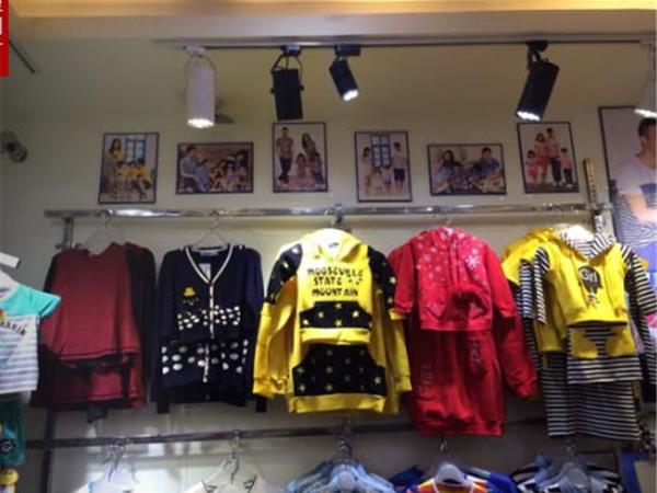 简至童装店铺展示