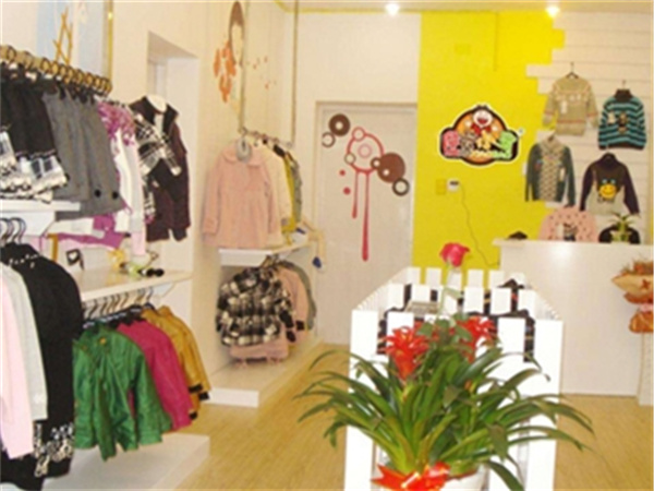 智比兔童装店铺展示