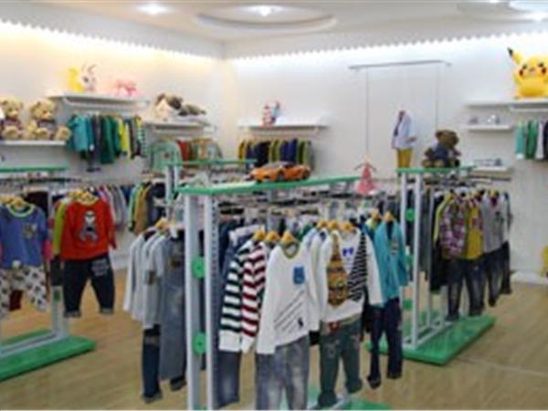 乐歪歪童装店铺展示