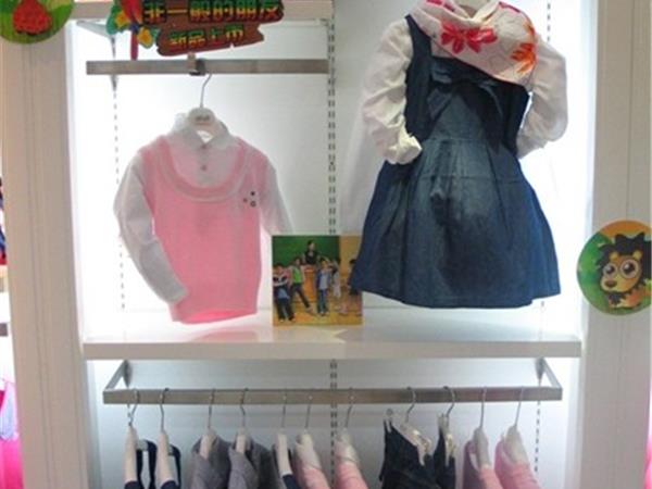 西瓜太郎童装店铺展示