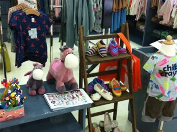 CHICHIKAKA童装店铺展示
