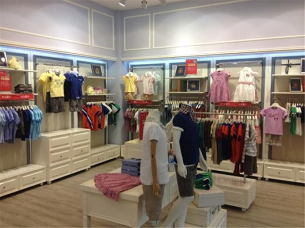 邦尼熊童装店铺展示