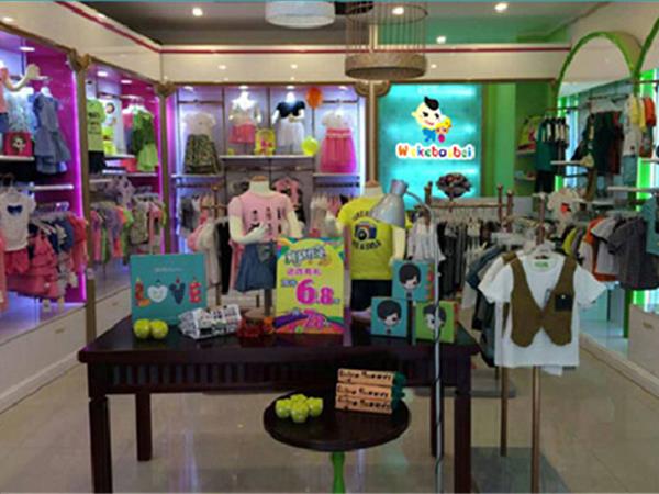 唯珂宝贝童装店铺展示