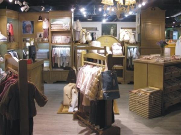 路易迪高童装店铺展示