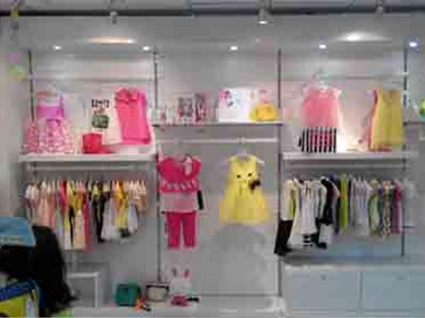 巴比兔童装店铺展示
