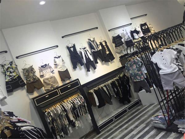 莉莉日记童装店铺展示