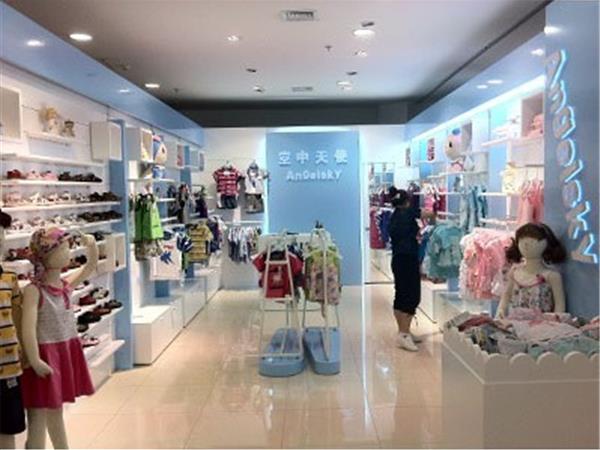 空中天使童装店铺展示