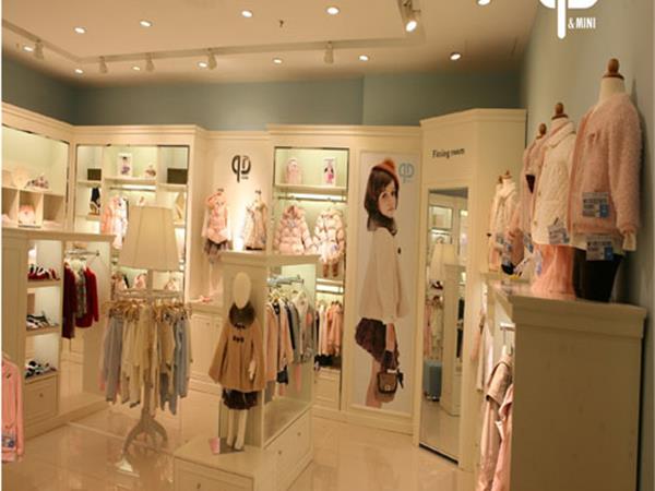 可可鸭mini童装店铺展示