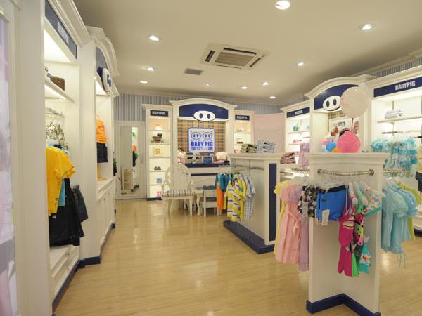 宝贝小猪童装店铺展示