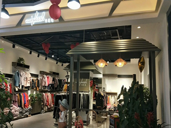 米芝儿童装店铺展示
