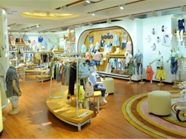 比比安童装店铺展示