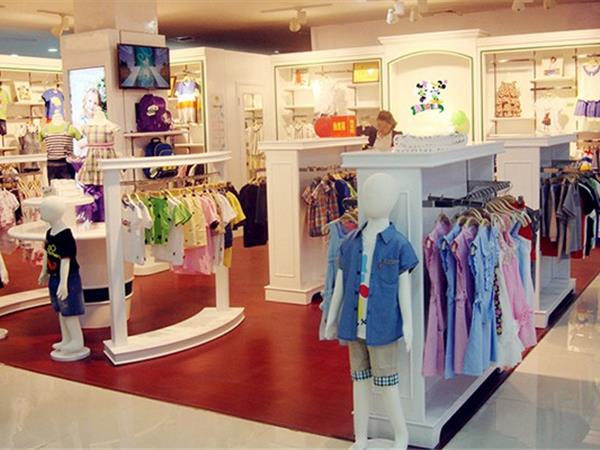 米琪派童装店铺展示