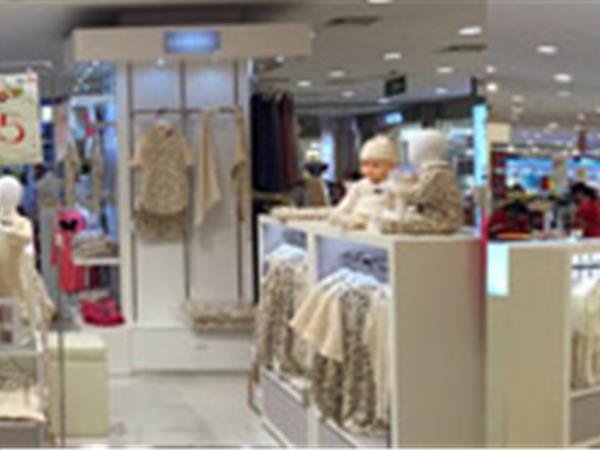 爱布谷童装店铺展示