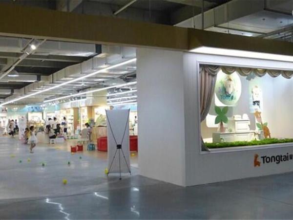 童泰童装店铺展示