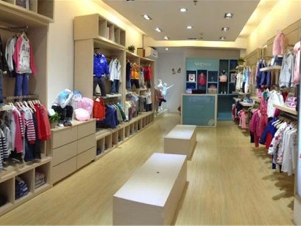 欣薇尔童装店铺展示