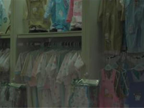 吉多小屋童装店铺展示