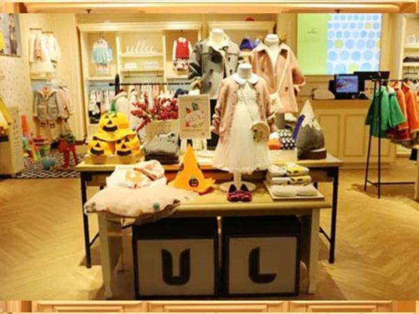 优露童装店铺展示