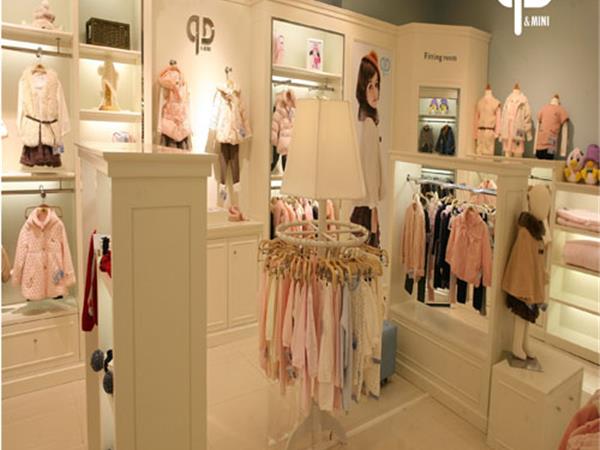 可可鸭mini童装店铺展示
