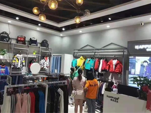 快乐丘比童装店铺展示