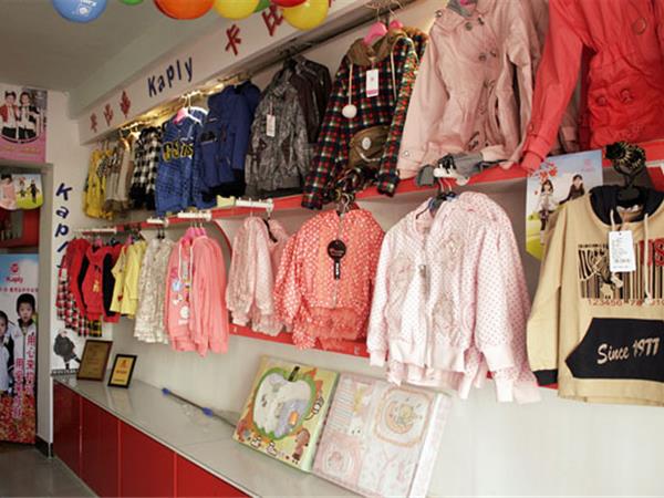 卡比妮童装店铺展示
