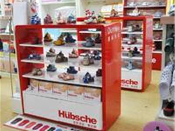 惠步舒童装店铺展示
