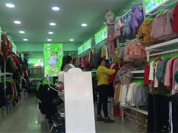 童图童装店铺展示