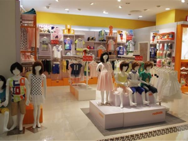 redkids童装店铺展示