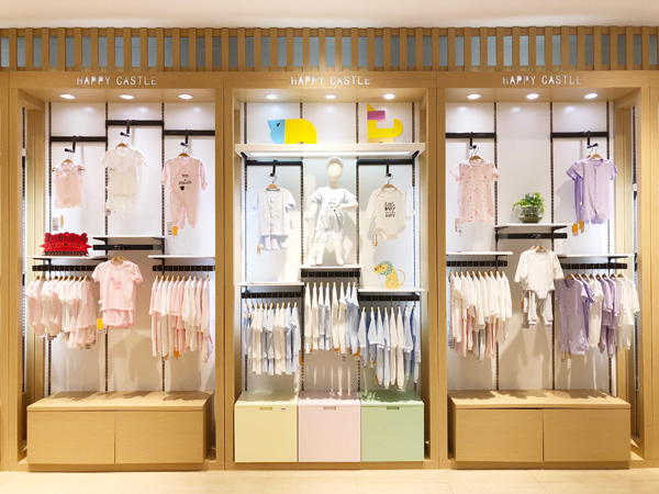 快乐城堡童装店铺展示