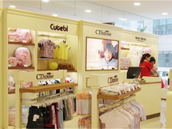 采童庄童装店铺展示