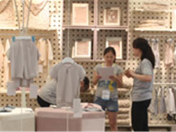 爱布谷童装店铺展示