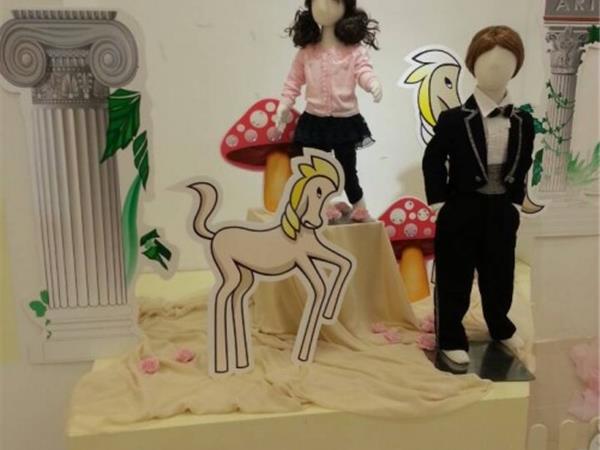 精典小贵族童装店铺展示