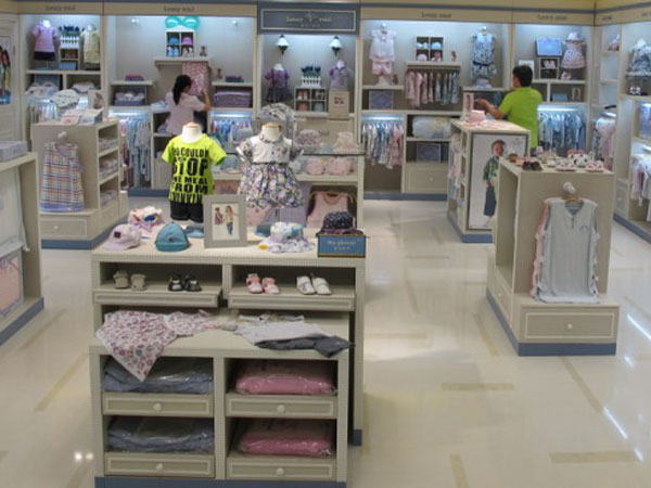 路西米儿童装店铺展示