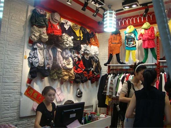 魔法橱窗童装店铺展示