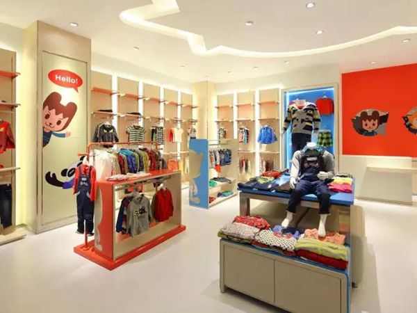 爱儿健童装店铺展示