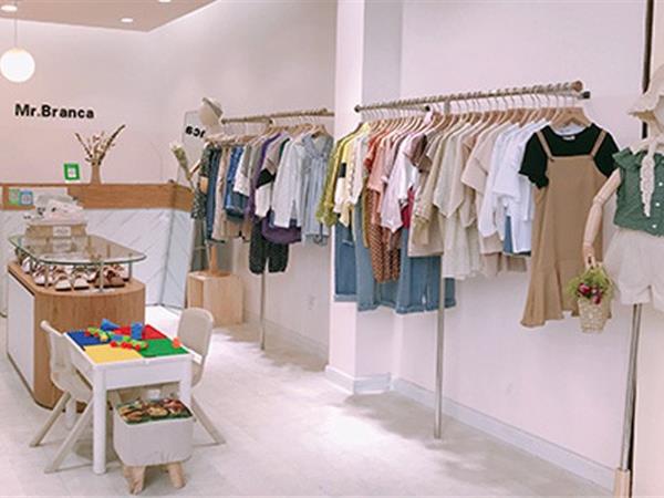 Branca童装店铺展示