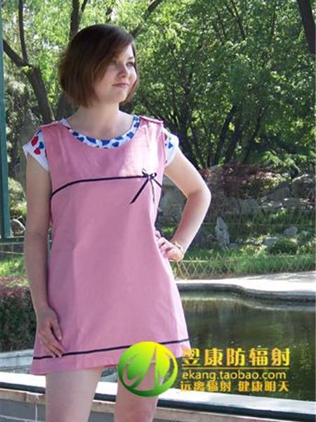翌康童装产品图片