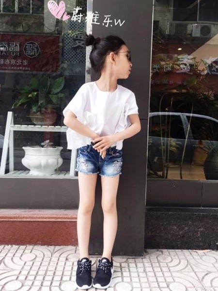 蔚雅乐童装产品图片